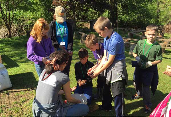 Children at OMF, Inc. Doing Chores With Stephanie Rickerts